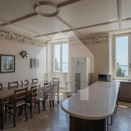 Holiday home Dimora Bardot Gardone Riviera