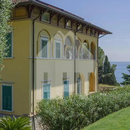 Dimora Bardot Gardone Riviera